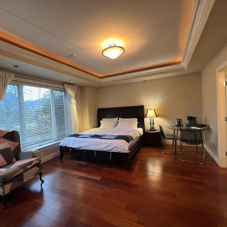 Lucky Suite, Two-Bedroom Suite With Independent Entrance In Richmond Close To Yvr Luaran gambar