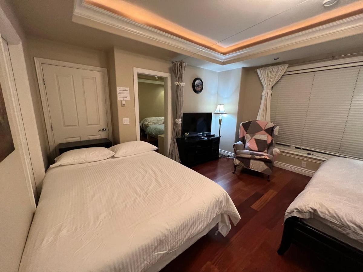 Lucky Suite, Two-Bedroom Suite With Independent Entrance In Richmond Close To Yvr Luaran gambar